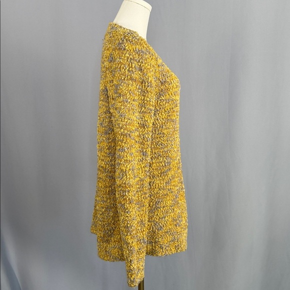 Yellow and Gray Textured Sweater - Picture 4 of 5